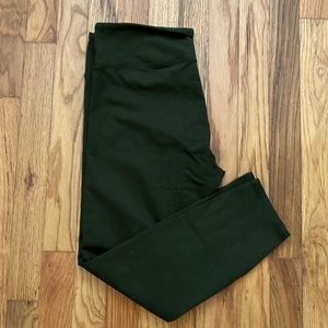 Fabletics ankle crop leggings